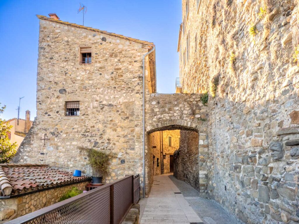 Besalú, un viaje a la época medieval