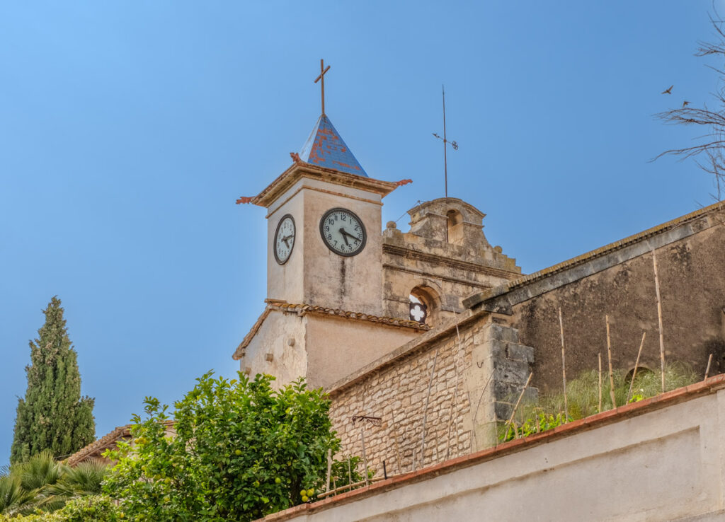 Castellet i la Gornal, legado medieval cerca del Pantano de Foix