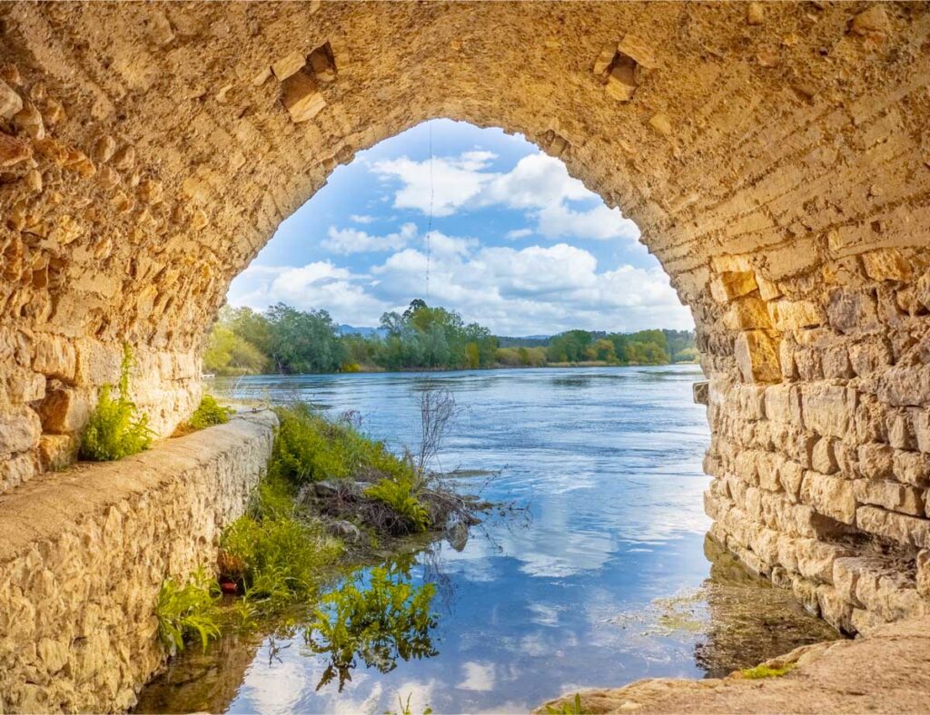 Antigua atarazana medieval de Miravet