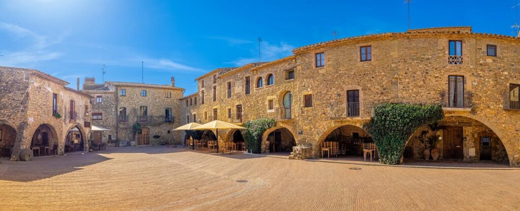 Plaza Mayor de Monells
