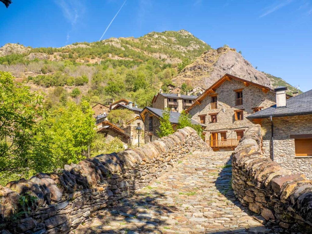 Puente Viejo de Tavascan