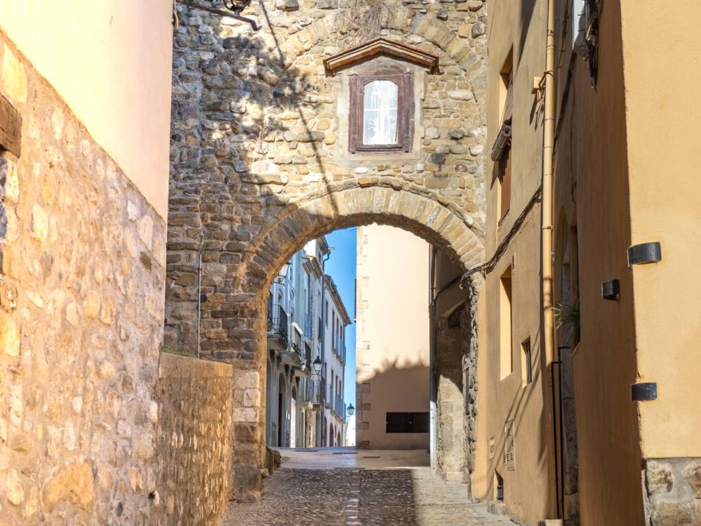 Besalú, un viatge a l’època medieval