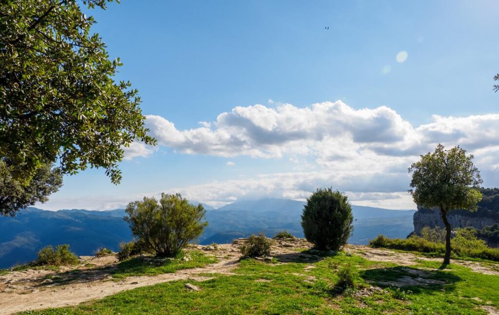 Tavertet, un poble envoltat de cingles