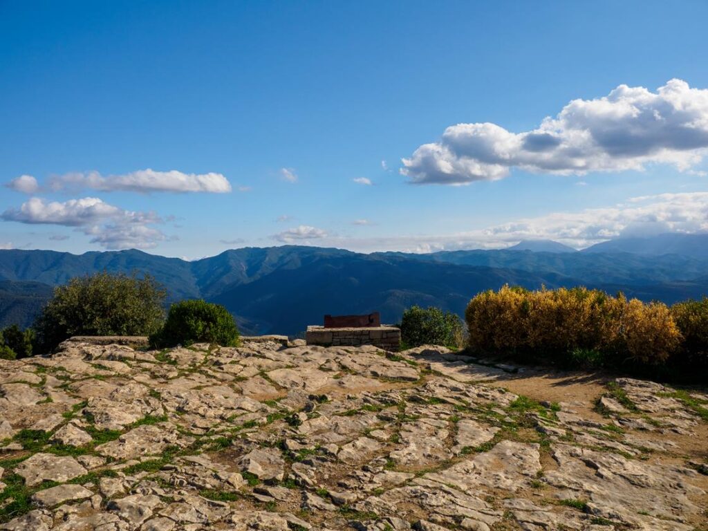 Tavertet, un poble envoltat de cingles