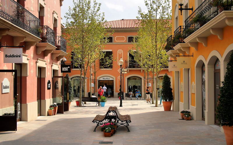 La Roca Village