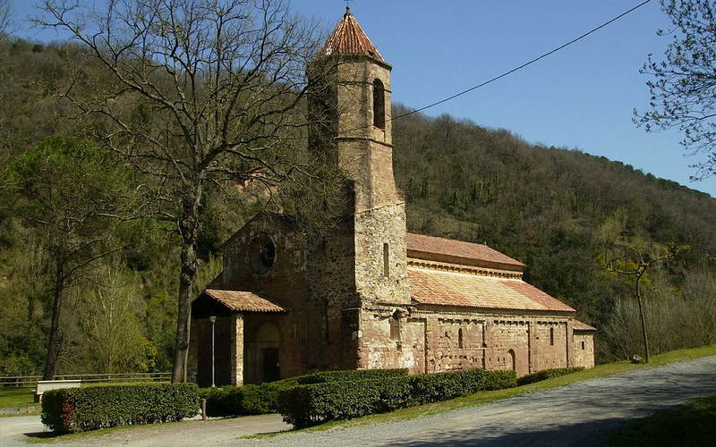 Monestir de Sant Joan de les Fonts, un monestir romànic a la Garrotxa